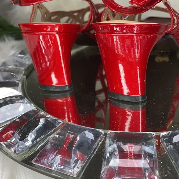 Stuart Weitzman Red Patent Cut Out Leather Open Toe Sandal Heels - Picture 4 of 7